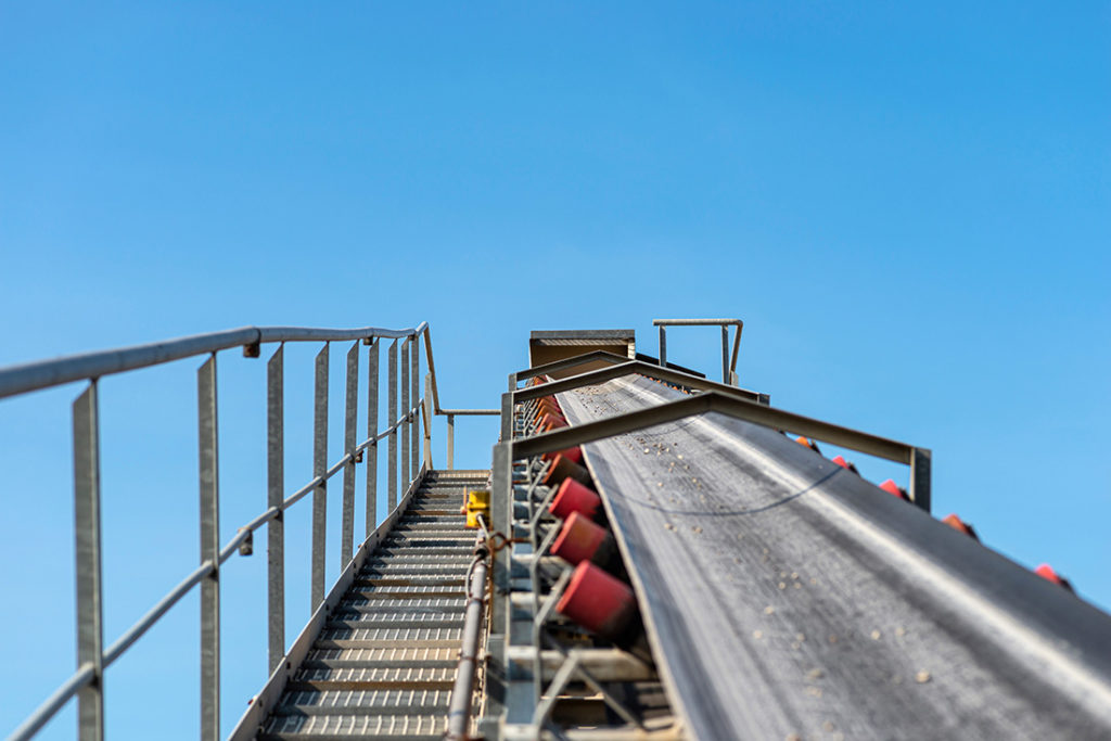 Why you should hire a conveyor belt for your next construction